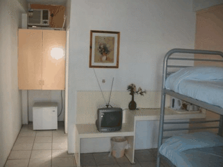 Globetrotters Budget Accommodation - Surfers Gold Coast 2