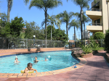 Grangewood Court Holiday Apartments - Surfers Gold Coast