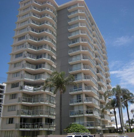 Pacific Regis Beachfront Apartments - Surfers Gold Coast 1