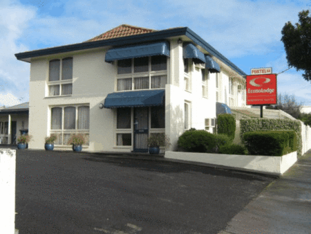 Econo Lodge Hacienda Motel - Surfers Gold Coast 0