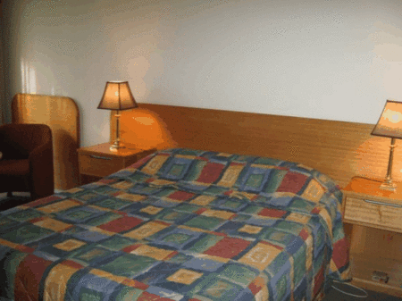 Econo Lodge Hacienda Motel - Surfers Gold Coast 4