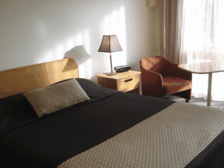 Econo Lodge Hacienda Motel - thumb 5