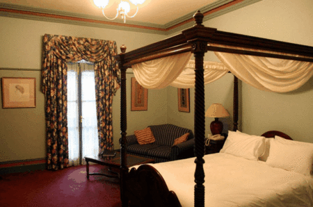 The Yarra Glen Grand Hotel - Surfers Gold Coast
