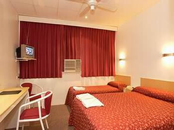 Adelaide Airport Motel - Surfers Gold Coast 2
