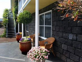Central Motel Port Fairy - Surfers Gold Coast 2