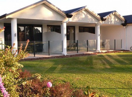 Port Fairy Motor Inn - Surfers Gold Coast 1