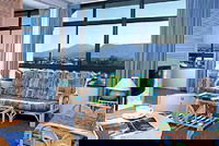 Cairns Sunshine Tower Hotel - Surfers Gold Coast 1