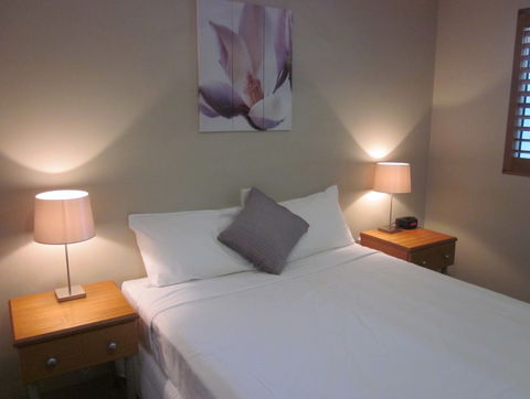 Cosmopolitan Motel And Serviced Apartments - Surfers Gold Coast 4