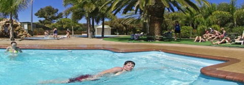 Macdonnell Range Holiday Park - Surfers Gold Coast 3