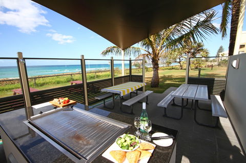 San Simeon Beachfront Apartments - Surfers Gold Coast 3