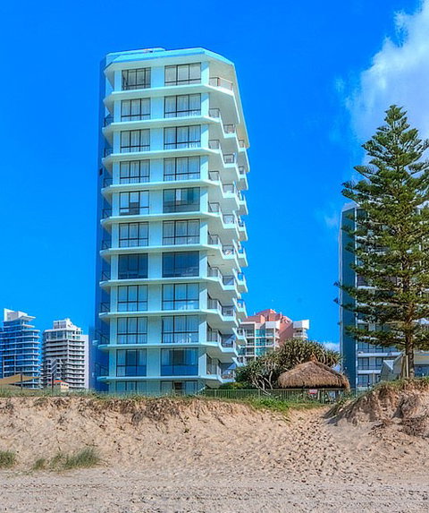 Hibiscus On The Beach - Surfers Gold Coast 0