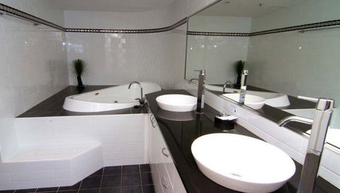Victoria Square Luxury Apartments - Surfers Gold Coast 2