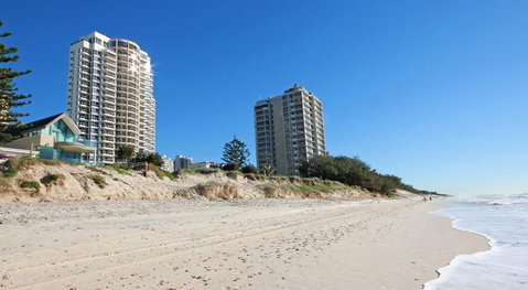 Xanadu Main Beach - Surfers Gold Coast 1