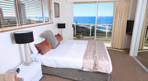 Xanadu Main Beach - Surfers Gold Coast 2
