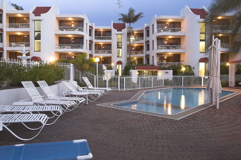 Alexandria Apartments - Surfers Gold Coast 1