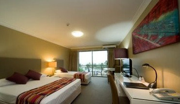Airlie Beach Hotel - Surfers Gold Coast 1