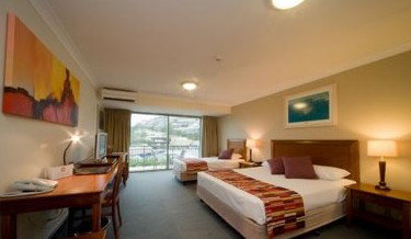 Airlie Beach Hotel - Surfers Gold Coast 2