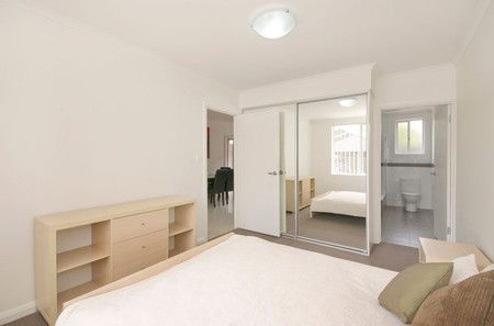 Hello Adelaide Motel + Apartments - Surfers Gold Coast 1