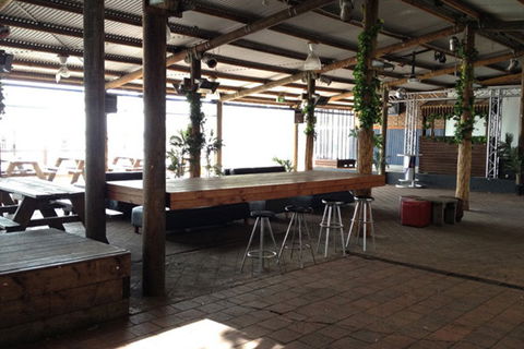 Beachcomber Hotel - Surfers Gold Coast 3