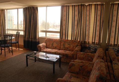 The Shore Holiday Apartments - Surfers Gold Coast 1