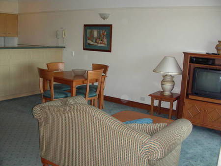 City Park Serviced Apartments - Surfers Gold Coast 1