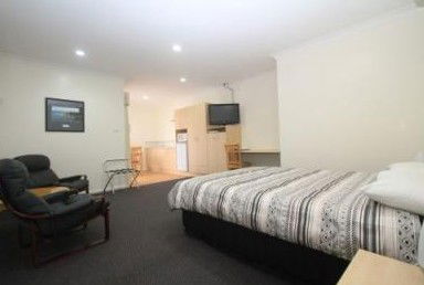Lakeview Motor Inn - Surfers Gold Coast 1