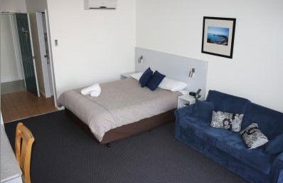 Lakeview Motor Inn - Surfers Gold Coast 2