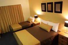 Mt Ommaney Hotel Apartments - Surfers Gold Coast 1