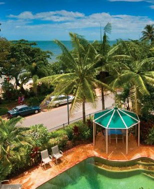 On The Beach Holiday Apartments - Surfers Gold Coast 0