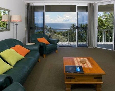 On The Beach Holiday Apartments - Surfers Gold Coast 1