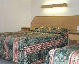 Country Lodge Motor Inn - Surfers Gold Coast 1
