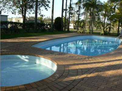 Glenwood Tourist Park And Motel - Surfers Gold Coast 0