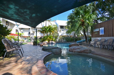 Raintrees Resort - Surfers Gold Coast 1