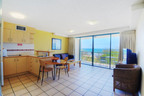 Grand Palais Beachside Resort - Surfers Gold Coast 4