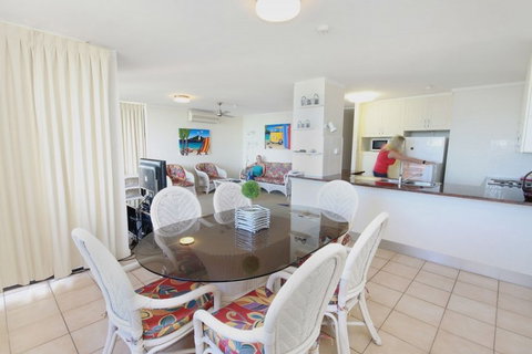 Windward Apartments - Surfers Gold Coast 2