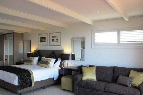 Amooran Court - Surfers Gold Coast 1