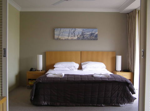 Paradise Island Resort - Surfers Gold Coast 2