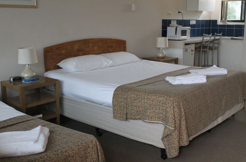 A' Montego Mermaid Beach Motel - Surfers Gold Coast 0