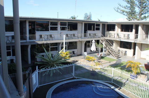 A' Montego Mermaid Beach Motel - Surfers Gold Coast 3