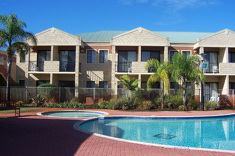 Country Comfort Inter City Perth Hotel & Apartments - Surfers Gold Coast 0
