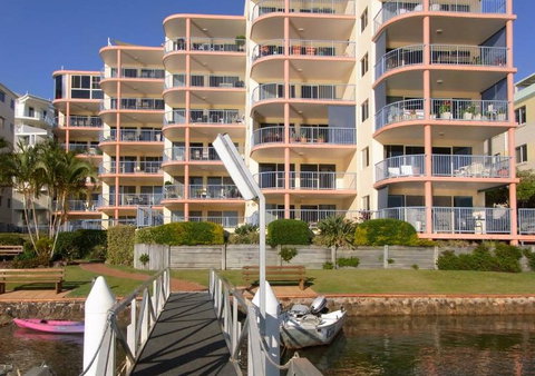 On The River Apartments - Surfers Gold Coast 0