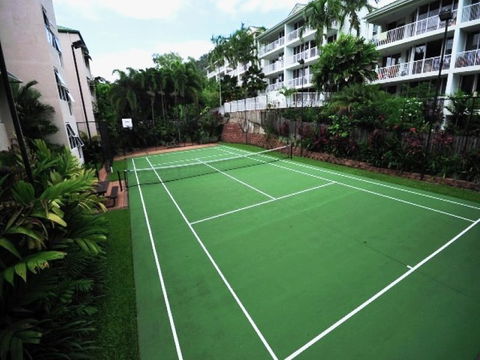 On The Beach Holiday Apartments - Surfers Gold Coast 7