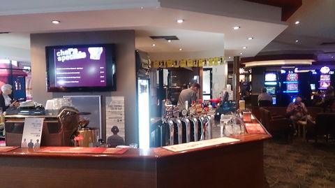 Willaston Hotel - Surfers Gold Coast 0