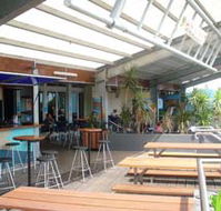 Beachfront Hotel - Surfers Gold Coast