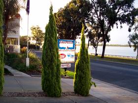 Barmera Lake Resort Motel - Surfers Gold Coast 0