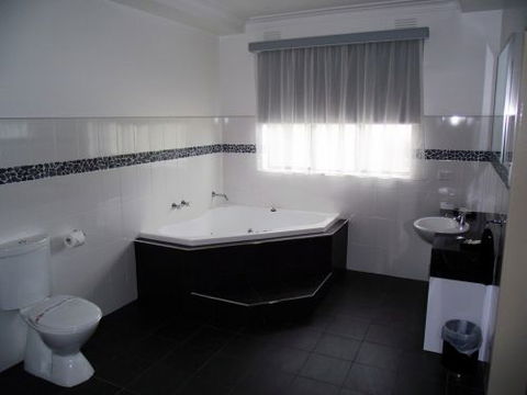 503 On Princes Drive Motel - Surfers Gold Coast 2