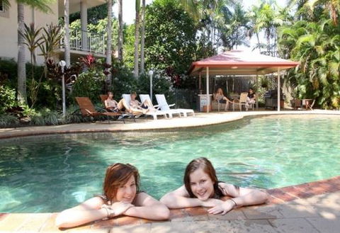 Cairns Reef Apartments And Motels - Surfers Gold Coast 0
