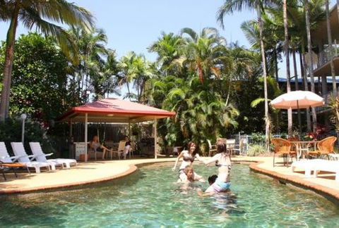 Cairns Reef Apartments And Motels - Surfers Gold Coast 1