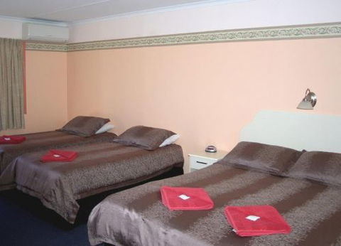 Roundhouse Motel - Surfers Gold Coast 3