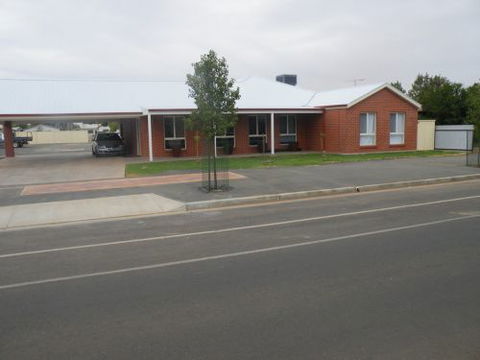 Hillston Motor Inn On High - Surfers Gold Coast 4